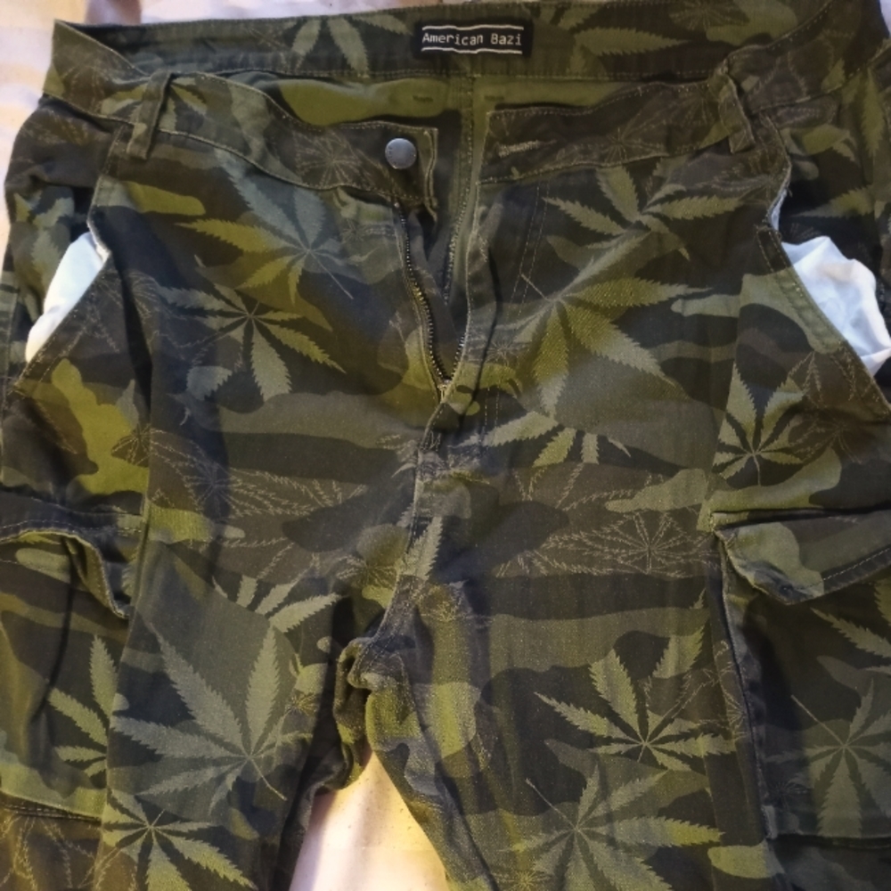 👀American Bazi 3x Weed Joggers 24/26